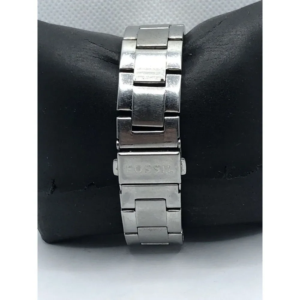 Fossil ES2860 Womens Silver Stainless Steel Analog Dial Quartz Wrist Watch HK532